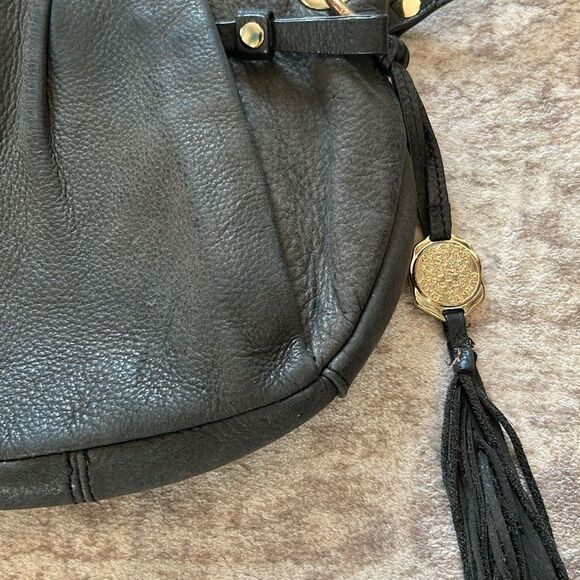 Vince Camuto Soft Grey Zip Front Crossbody Shoulder Handbag - Picture 2 of 6